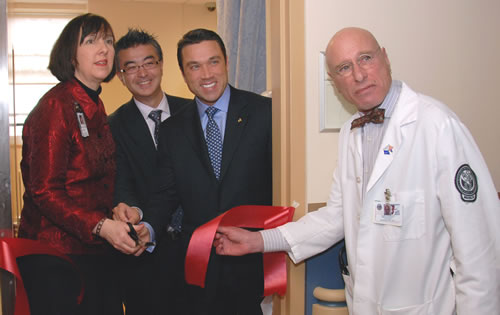 L-R: Martina Parauda, Director of New York Harbor Healthcare System; Dr. Haru Okuda, National Medical Director for the Veterans Health Administration (VHA) Simulations Learning Education and Research Network program; Congressman Michael Grimm (R-New York); and Dr. Barry Goozner, Co-Chief, General Medicine and NY Harbor, cut the ribbon on the new Simulation Learning Center and the VA�s Brooklyn Campus